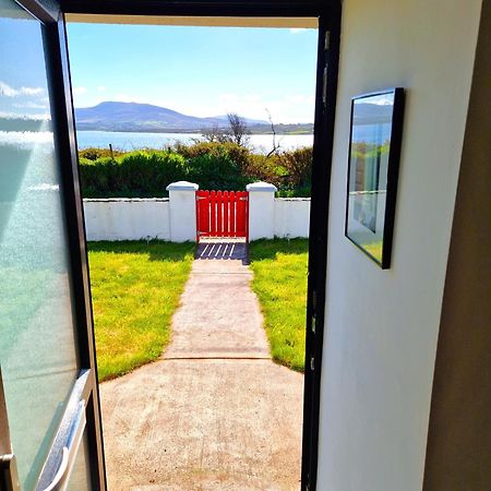 Shore Cottage - Cosy Comfort At The Sea Knights Town Esterno foto