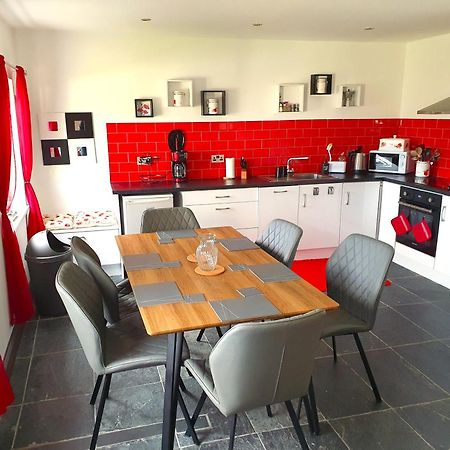 Shore Cottage - Cosy Comfort At The Sea Knights Town Esterno foto