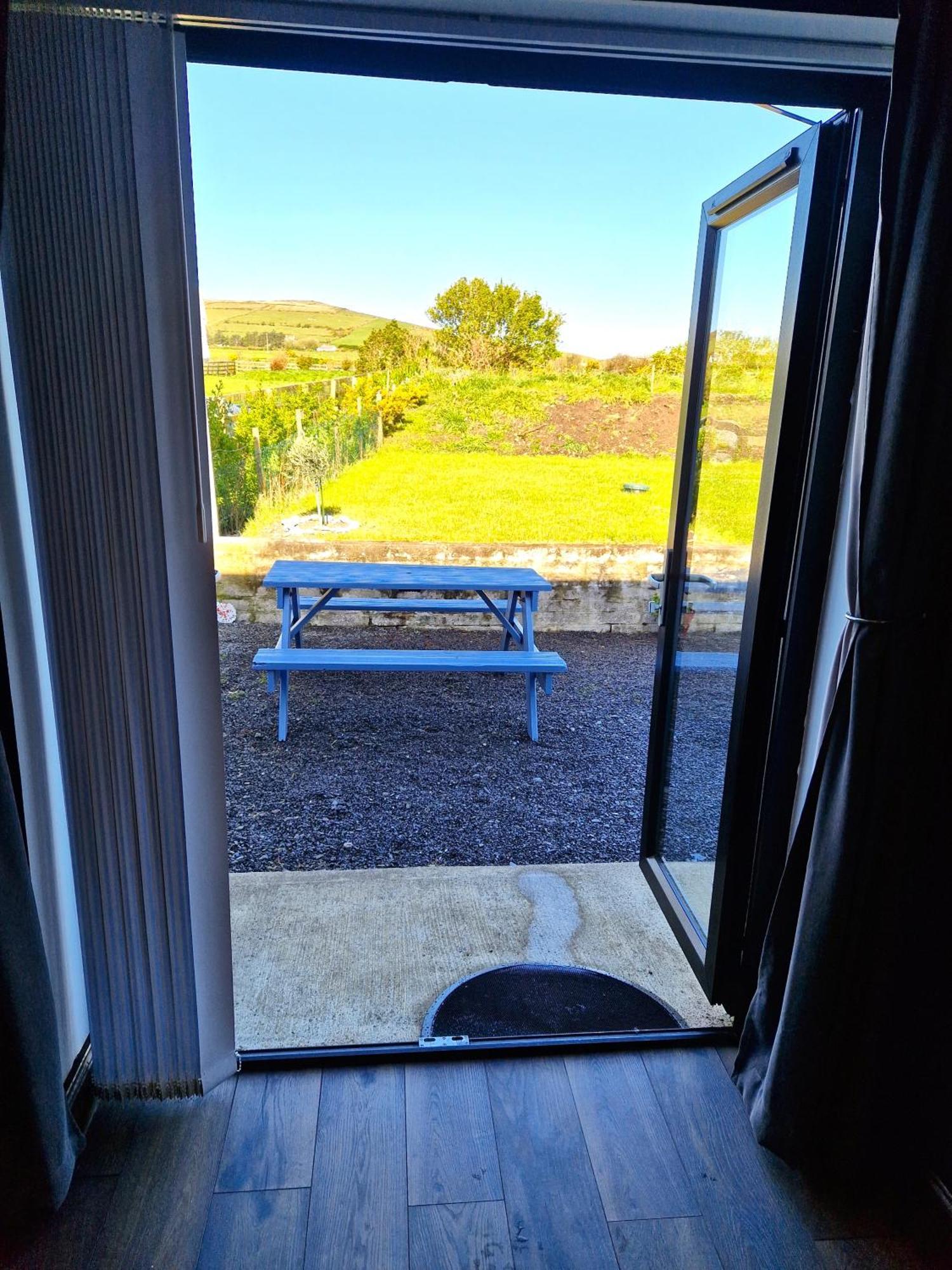 Shore Cottage - Cosy Comfort At The Sea Knights Town Esterno foto