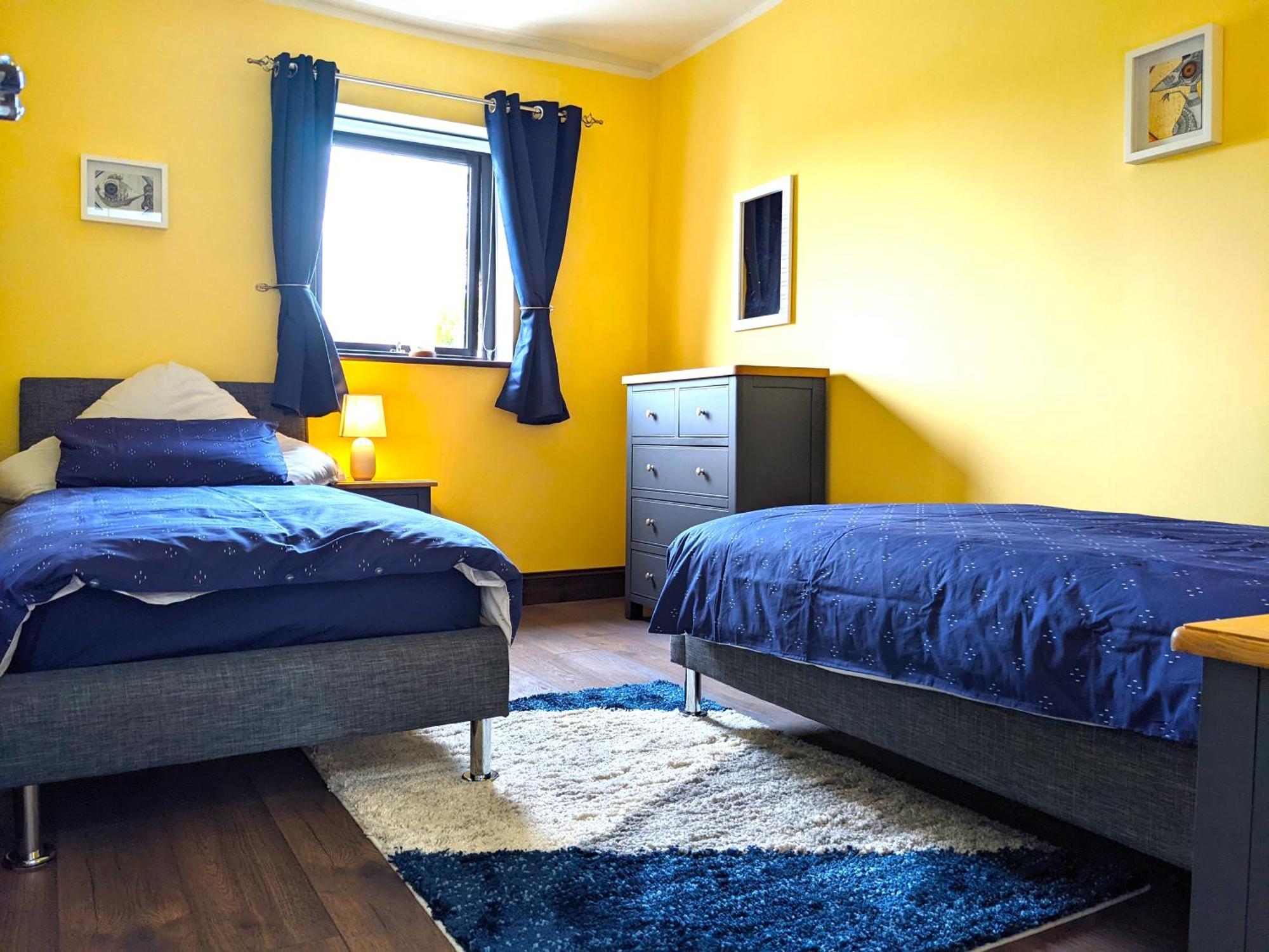Shore Cottage - Cosy Comfort At The Sea Knights Town Esterno foto