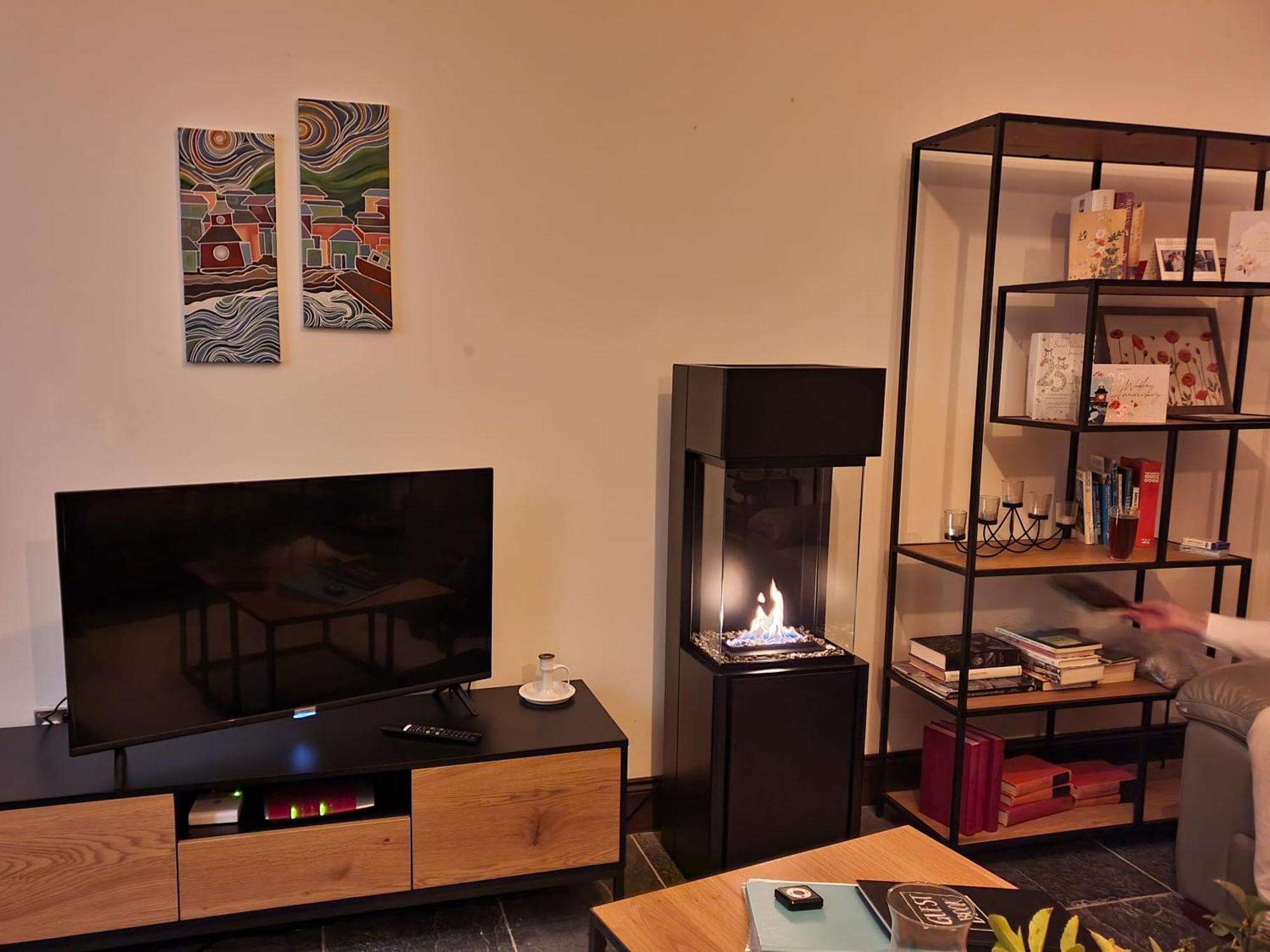 Shore Cottage - Cosy Comfort At The Sea Knights Town Esterno foto