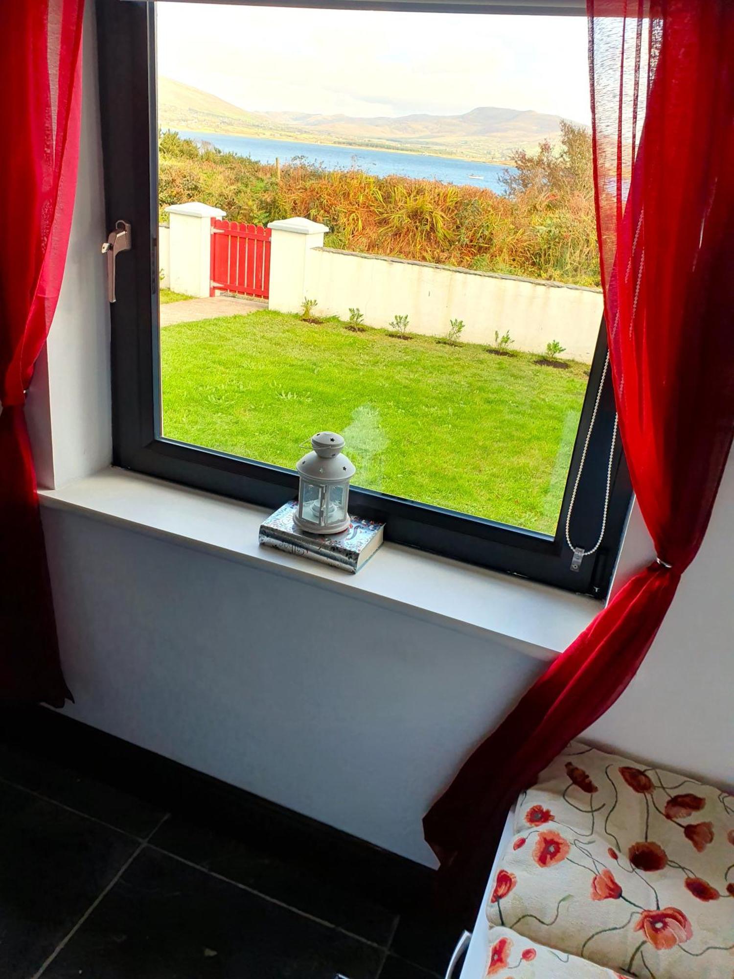 Shore Cottage - Cosy Comfort At The Sea Knights Town Esterno foto